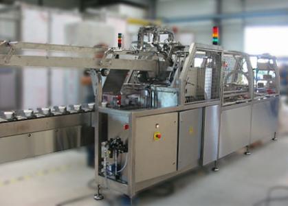 Vue extérieure d'une machine étuyeuse sideload de fromages