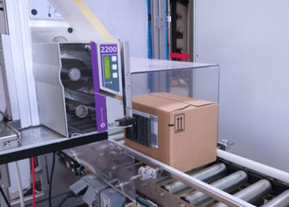 Evacuation des caisses américaines de flacons cosmétiques