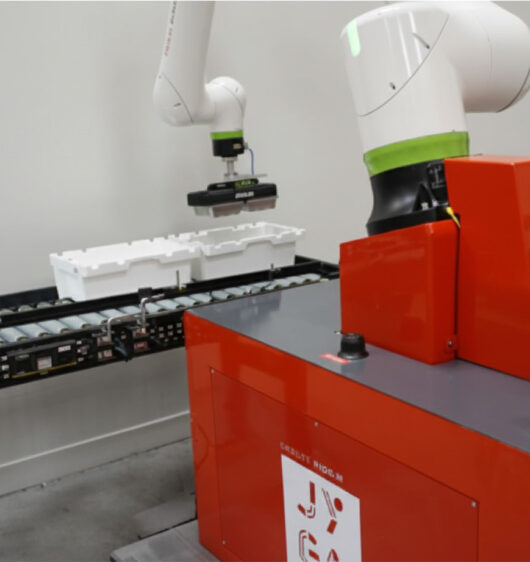 Encaissage cobot de barquettes inox | JYGA
