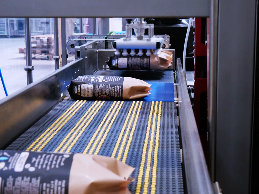 Encaisseuse caisse trottoirs JYGA - Arrivée produits